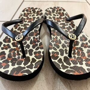 Tory Burch Chelsea Flip Flop size 10🖤🤎